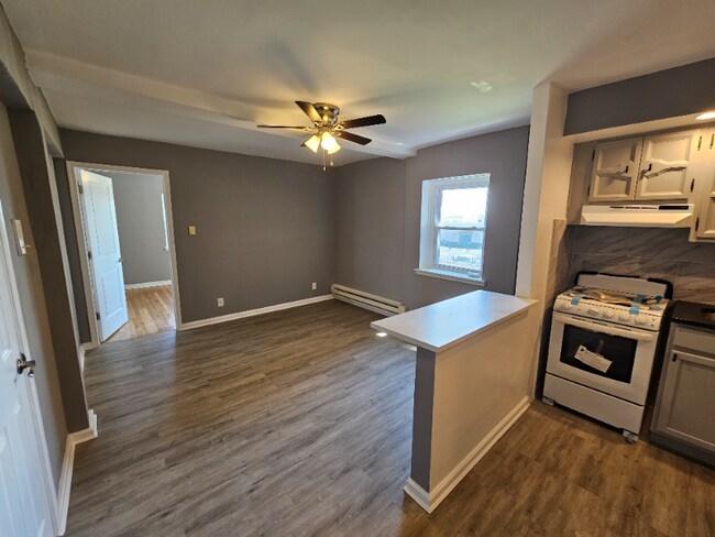 751 Adams Ave-Unit -22 in Philadelphia, PA - Foto de edificio - Building Photo