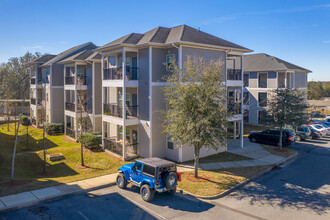 College Vue in Pensacola, FL - Foto de edificio - Building Photo