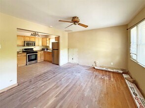 25 Brookhaven Ave in Riverhead, NY - Building Photo - Building Photo