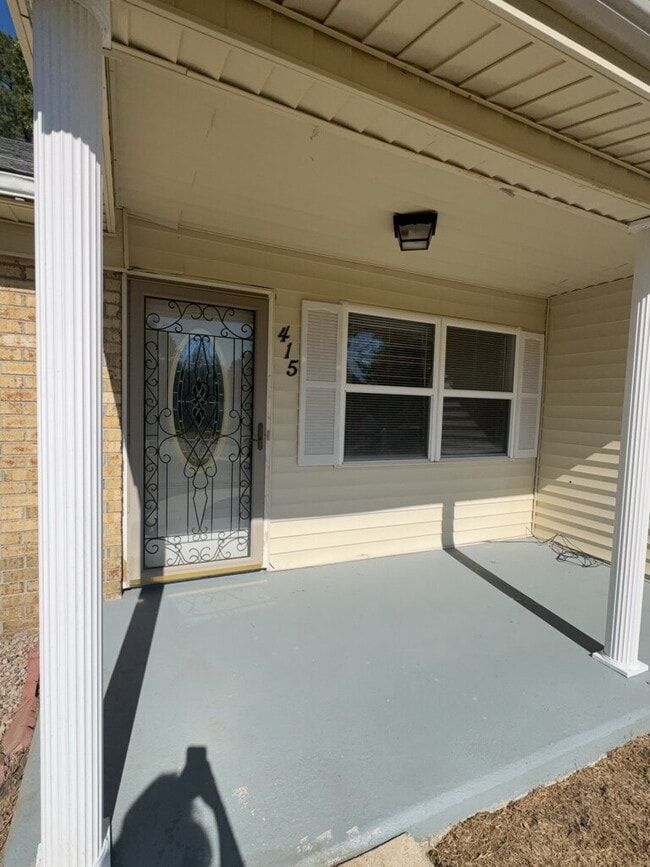 415 Sterling Rd in Jacksonville, NC - Building Photo - Building Photo