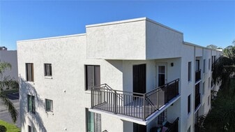 200 International Dr in Cape Canaveral, FL - Building Photo