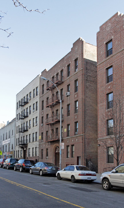 645 Academy St in New York, NY - Building Photo