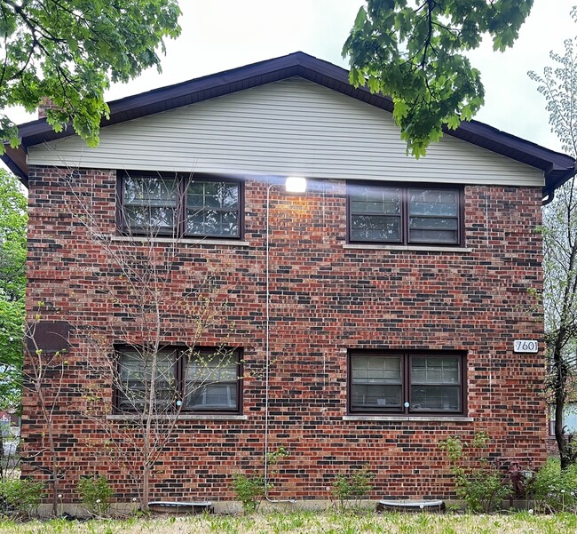 property at 7601 S Laflin St