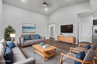 6061 Cinnamon Pk St in Sunland Park, NM - Building Photo - Building Photo