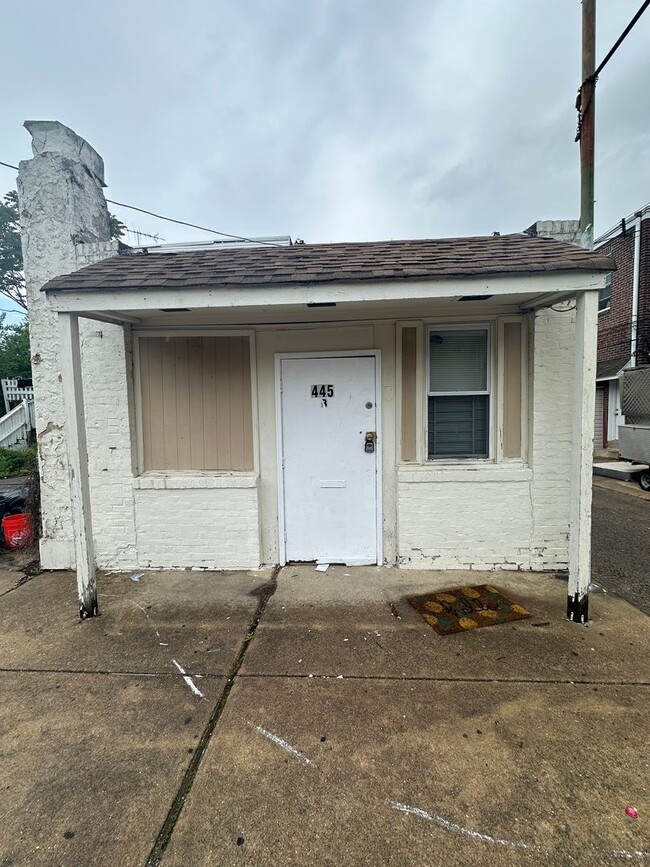 property at 445 Croyden Rd