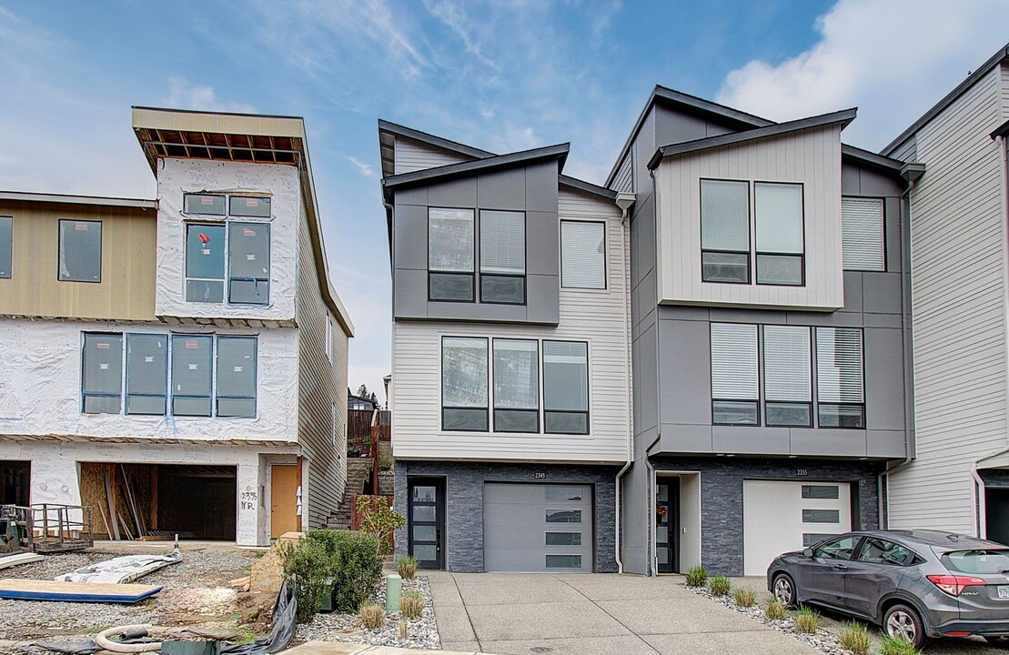 2345 N R St in Washougal, WA - Building Photo