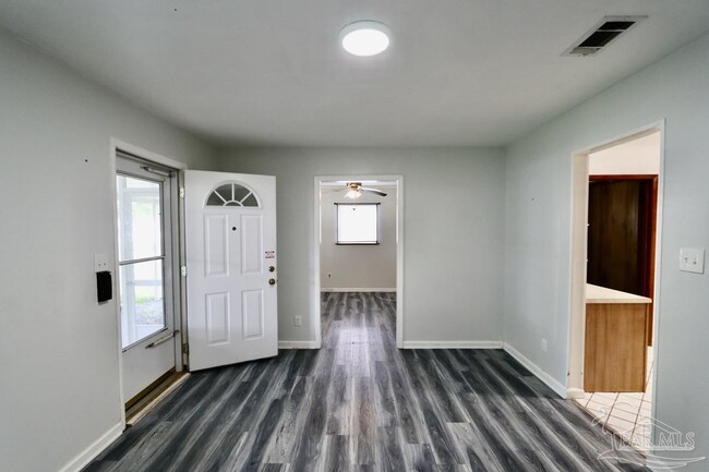 10 Bertram St in Pensacola, FL - Building Photo - Building Photo