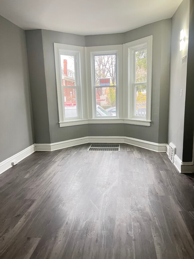 1807 Market St in Harrisburg, PA - Foto de edificio - Building Photo