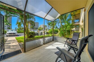 201 S Collier Blvd in Marco Island, FL - Foto de edificio - Building Photo