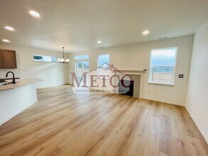 5247 Cedar View Dr in Springfield, OR - Building Photo - Building Photo