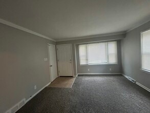 15755 Woodbine Ave in Redford Township, MI - Building Photo - Building Photo