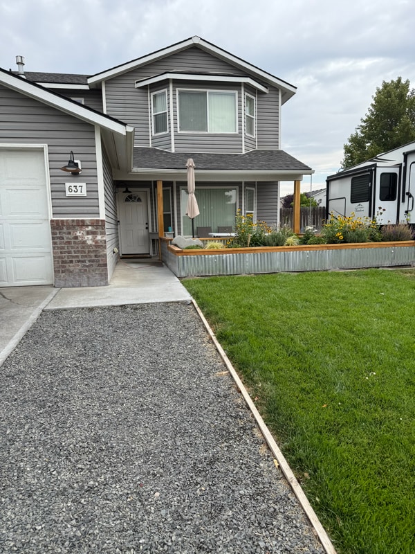 property at 637 E Oregon Ave