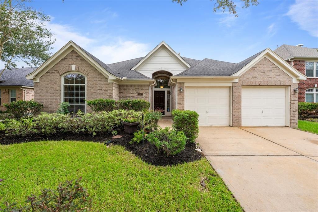 21922 Rivergate Ct in Richmond, TX - Building Photo