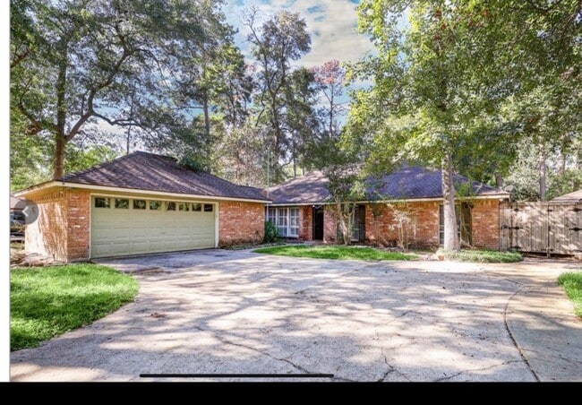 property at 735 Talmalge Hall Dr