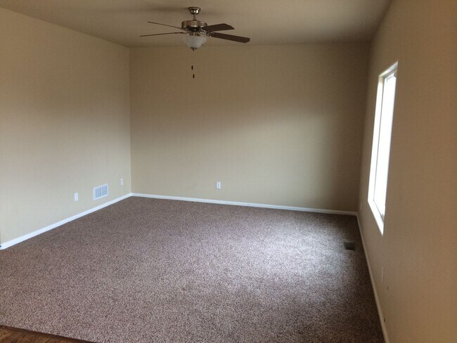 8018 Chasewood Loop in Colorado Springs, CO - Building Photo - Building Photo