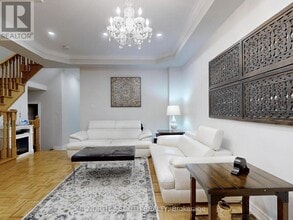 212 Lauderdale Dr in Vaughan, ON - Building Photo - Building Photo