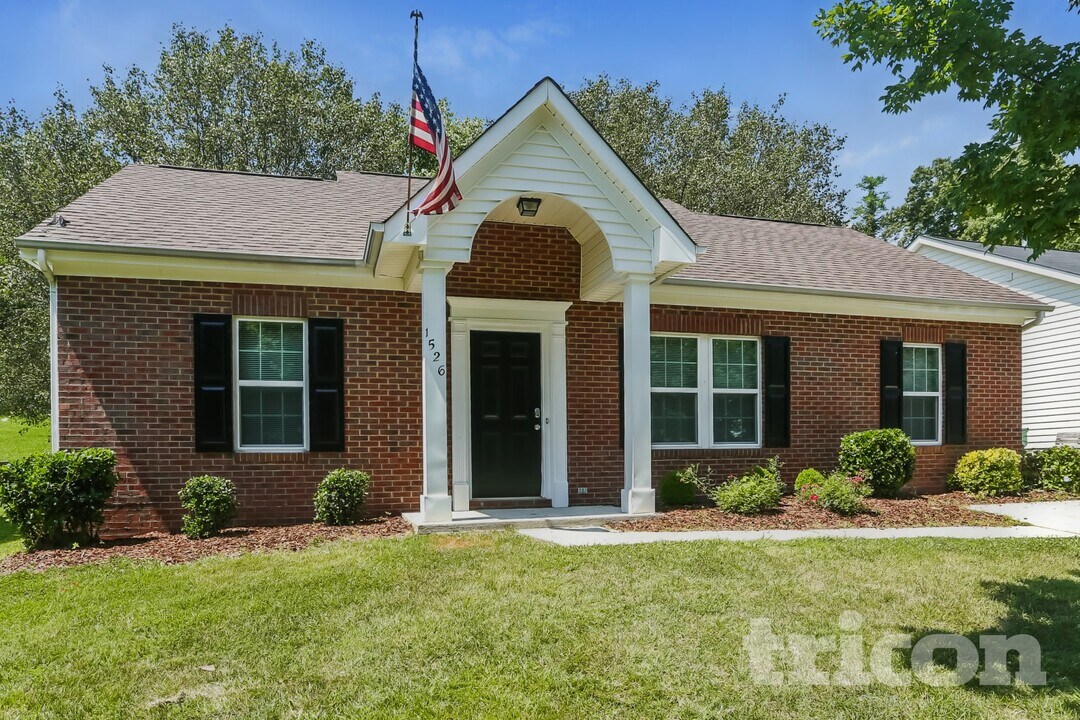 1526 Jeffrey Bryan Dr in Charlotte, NC - Building Photo