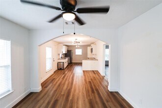 2120 Yates St in Houston, TX - Building Photo - Building Photo