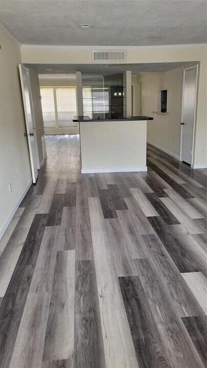 8367 Nairn St in Houston, TX - Building Photo