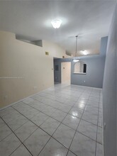 6972 NW 179th St in Hialeah, FL - Building Photo - Building Photo