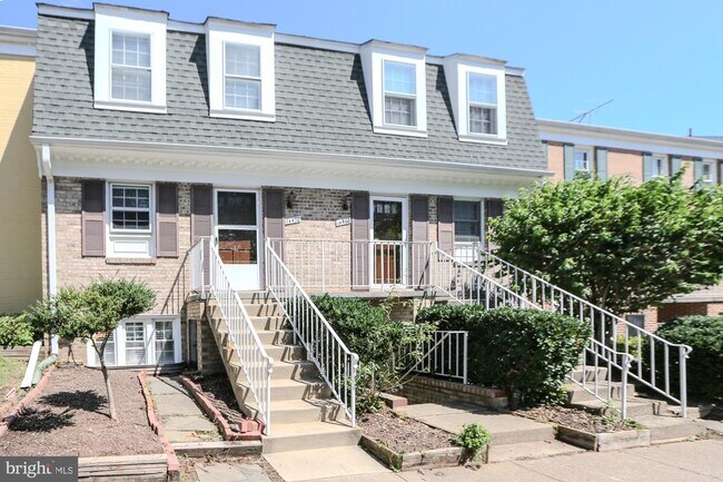 14470 Cool Oak Ln in Centreville, VA - Building Photo - Building Photo