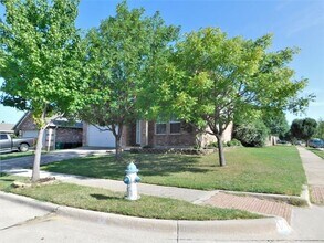 2915 Lonesome Trail in Denton, TX - Building Photo - Building Photo