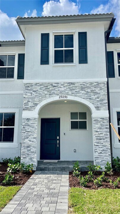 29270 SW 162nd Ct in Homestead, FL - Foto de edificio