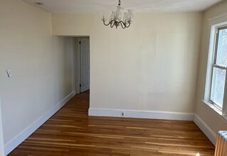 13 Greene St, Unit 1R in Somerville, MA - Building Photo - Building Photo