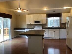 2135 Miss Ellis Loop NE in Poulsbo, WA - Building Photo - Building Photo