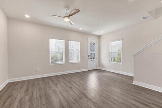 9043 Duany Ln in Sarasota, FL - Building Photo - Building Photo