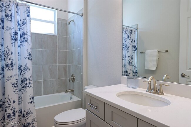 15122 Blue Bay Cir in Ft. Myers, FL - Building Photo - Building Photo