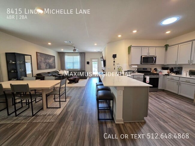 8415 Linda Michelle Ln in Austin, TX - Foto de edificio - Building Photo