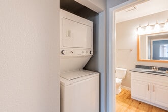 Sommerset in Vacaville, CA - Building Photo - Interior Photo