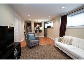 1735 W Grace St, Unit GE in Chicago, IL - Building Photo - Building Photo