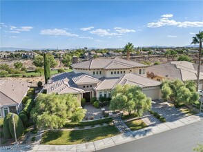 10117 Edgecliff Ln in Las Vegas, NV - Foto de edificio - Building Photo