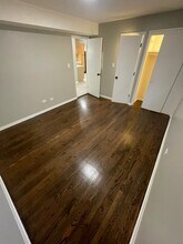 7661 S Coles Ave, Unit 2B in Chicago, IL - Building Photo - Building Photo