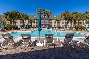 Coastline Apartments in Fort Walton Beach, FL - Building Photo