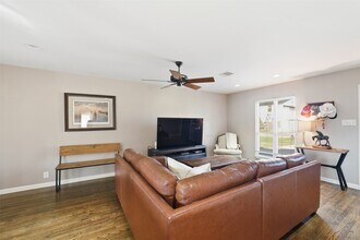 2626 Willowby Dr in Houston, TX - Building Photo - Building Photo