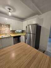 1425 S Puget Dr in Renton, WA - Building Photo - Building Photo