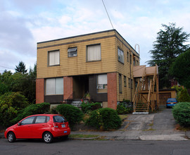 4315 Woodland Park Ave in Seattle, WA - Building Photo - Building Photo