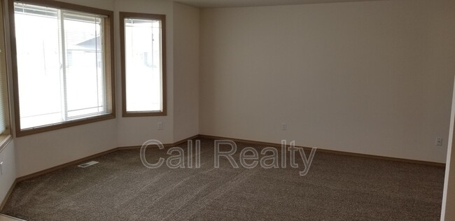 7024 S Mudlen St in Cheney, WA - Foto de edificio - Building Photo