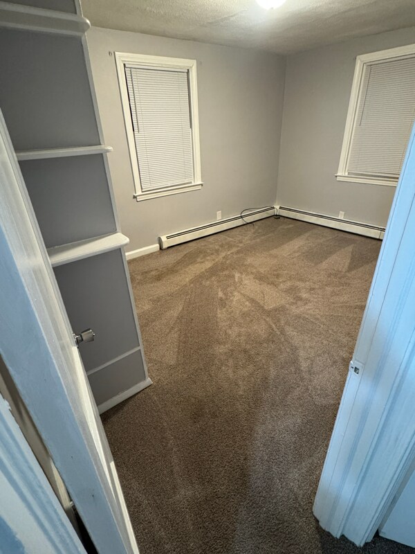 240 E Avon Rd, Unit APT 1 in Brookhaven, PA - Foto de edificio - Building Photo