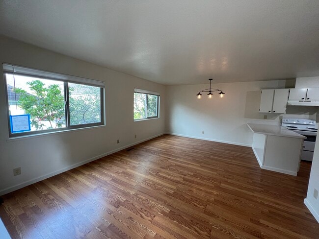 557 Laine St, Unit 557 Laine St APT. 3 Mont in Monterey, CA - Building Photo - Building Photo