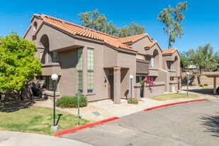 Papago Park Village in Tempe, AZ - Building Photo