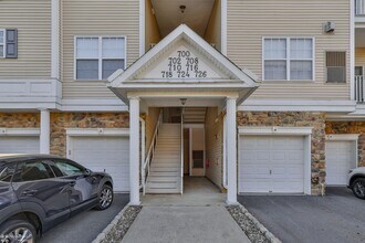 702 Eden Terrace in Easton, PA - Building Photo - Building Photo