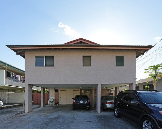 715 Birch St in Honolulu, HI - Building Photo - Building Photo