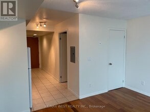219 Fort York Blvd in Toronto, ON - Building Photo - Building Photo