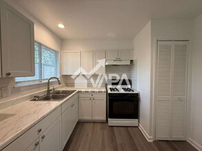 6514 Mossledge Dr in San Antonio, TX - Foto de edificio - Building Photo