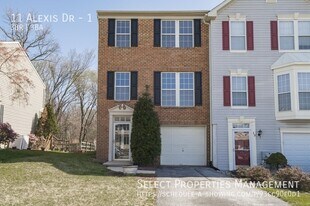 11 Alexis Dr in Newark, DE - Building Photo