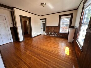 547 Broadway, Unit 2L in Somerville, MA - Building Photo - Building Photo